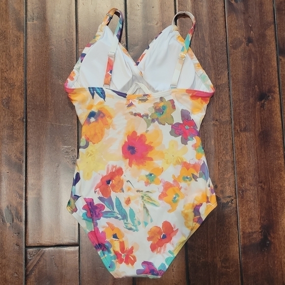 Calvin Klein Floral Print One-Piece Swimsuit Size 8 NWOT - Picture 3 of 8